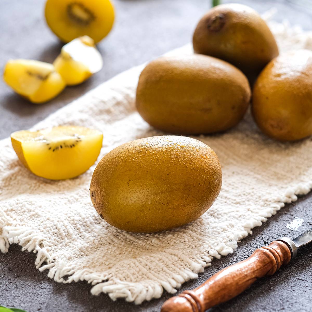 Promesse de Fleurs - Kiwi jaune femelle - Actinidia deliciosa Kiwi Gold Pot de 1,5L/2L