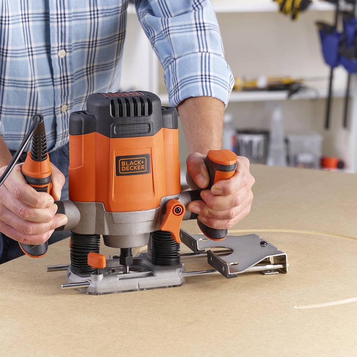 Défonceuse filaire 1200W - BLACK+DECKER - avec 13 accessoires - KW1200EKA-QS - Image 4