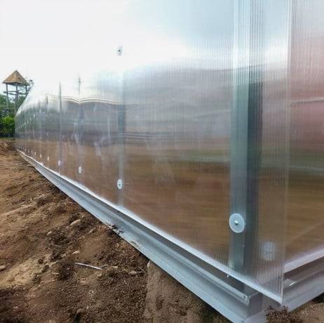 Serre KLASIKA Standard 10m2, 2,5m x 4m, 4 mm avec revêtement en polycarbonate (Avec 2 toits ouvrants automatiques) - Image 5