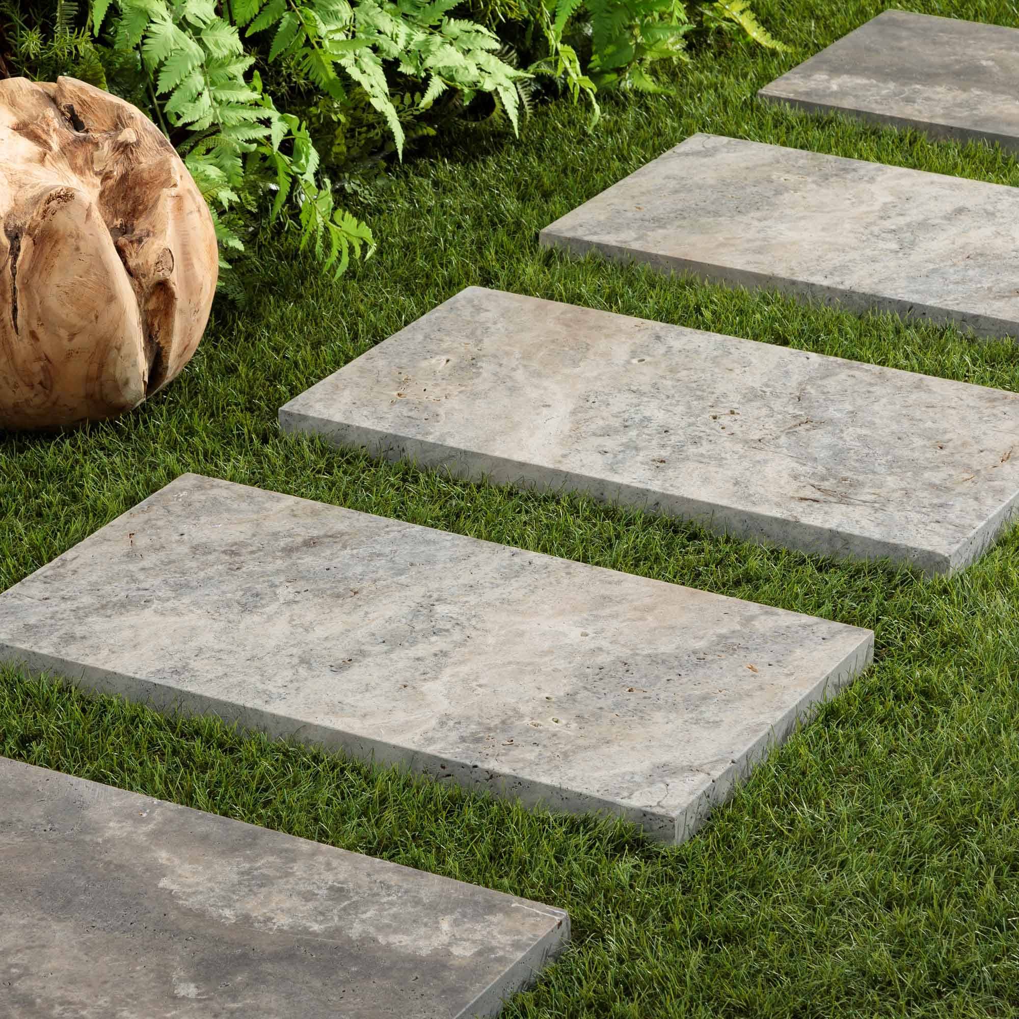 RO'MA Nature - Pas japonais Rectangle Travertin Gris Silver 61x33x3 cm (à l'unité) - RO'MA NATURE