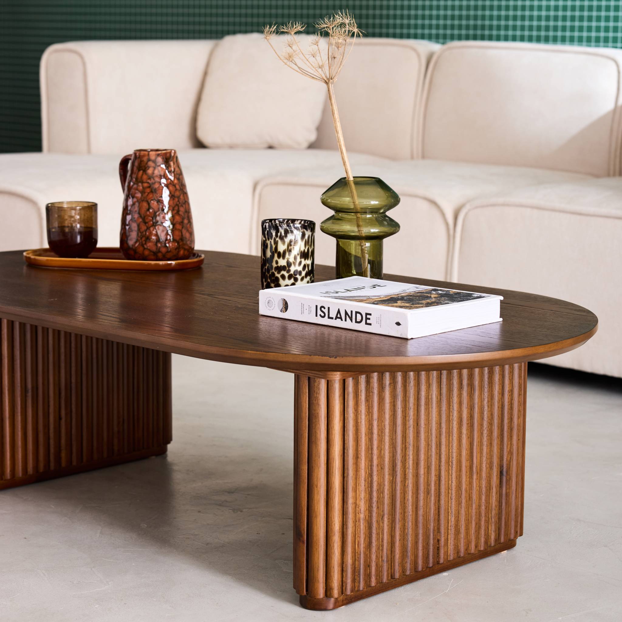 sweeek - Table basse ovale bois d'hévéa placage chêne teinte noyer - L 122 x P 65 x H 35 cm - Gabrielle | sweeek - Image 3