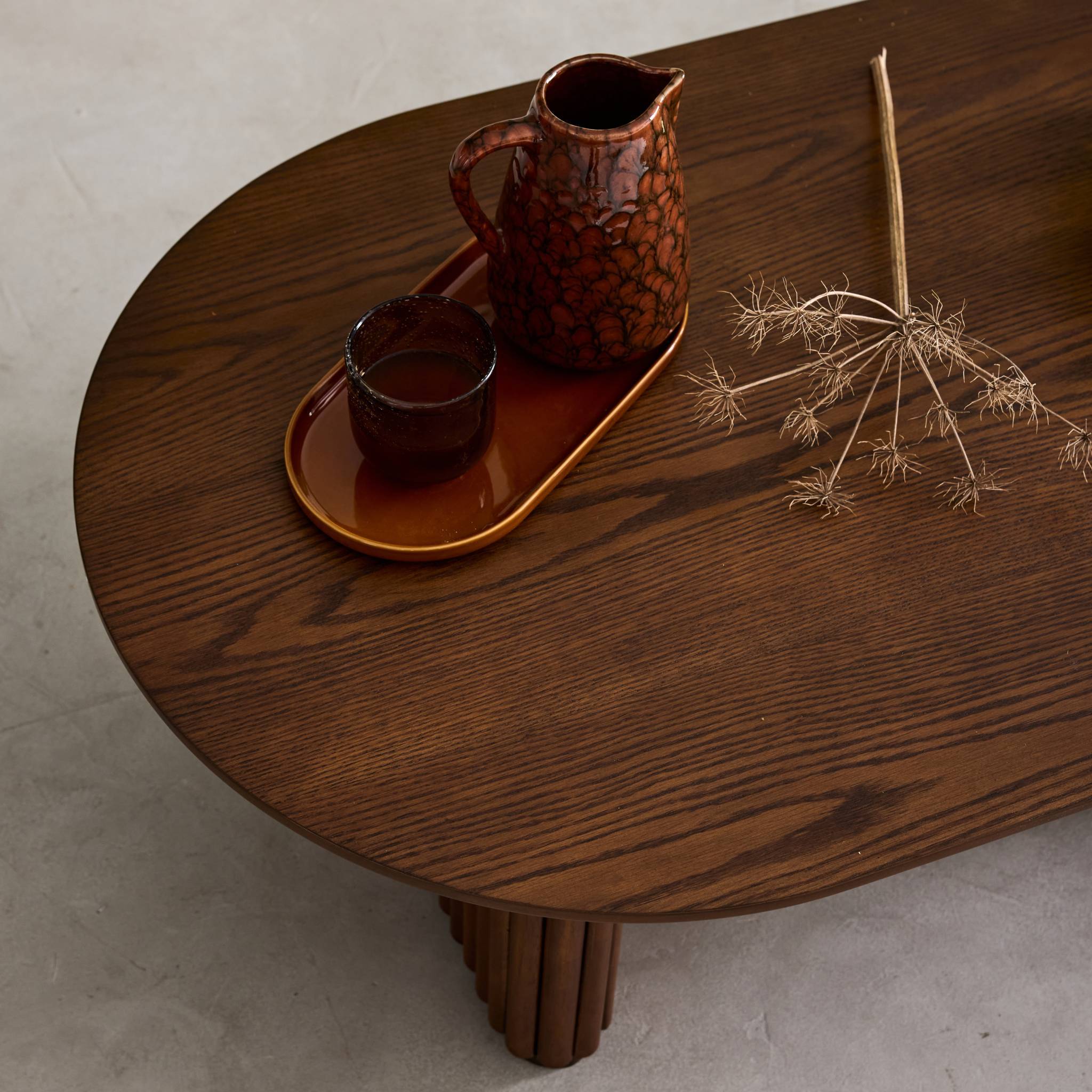 sweeek - Table basse ovale bois d'hévéa placage chêne teinte noyer - L 122 x P 65 x H 35 cm - Gabrielle | sweeek - Image 4