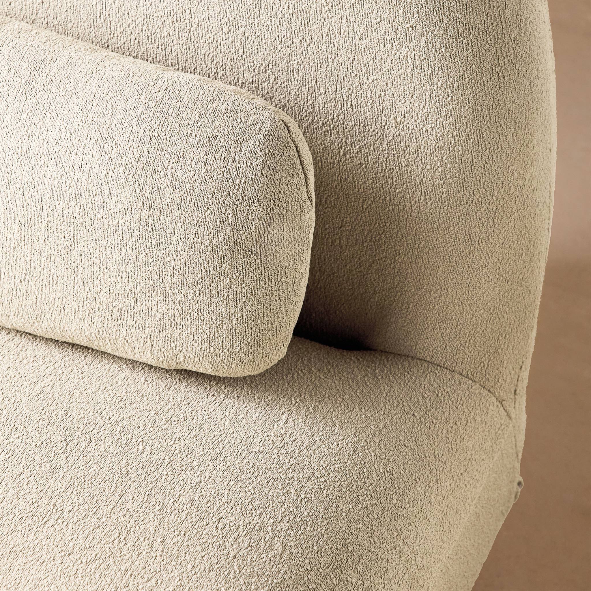 sweeek - Fauteuil pivotant 360° en bouclette texturée blanc crème. piètement en métal noir mat - SPINO | sweeek - Image 7
