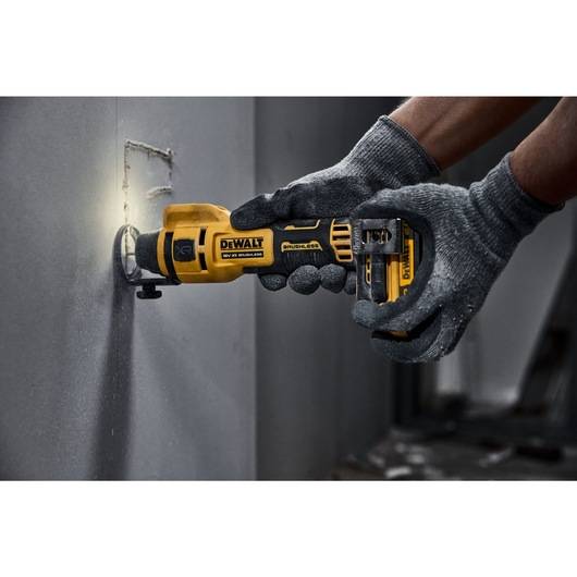 Fraiseuse pour plaques de plâtre DEWALT XR 18V - Sans batterie, ni chargeur - DCE555N-XJ - Image 2