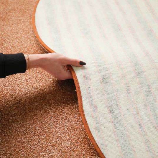 Decoweb - Tapis contemporain de forme organique - Influence - Rose corail - 120 x 180 cm - Decoweb - Image 7