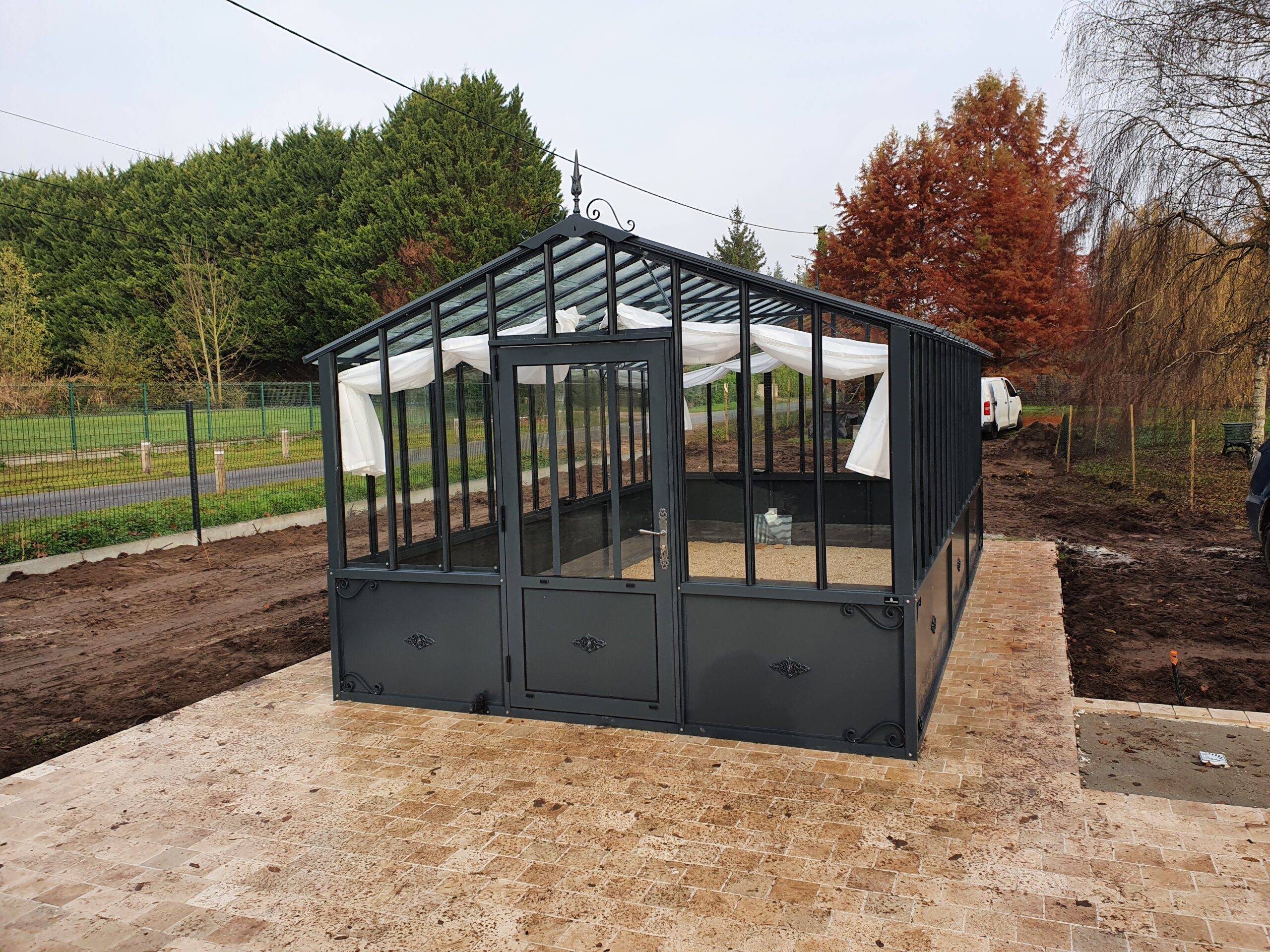 12m²  -  Serre en verre à l'ancienne - Joséphine Soubassement - Aluminium - 12m² - Gris Anthracite Structuré - L'atelier Des Serres - Imagen 3