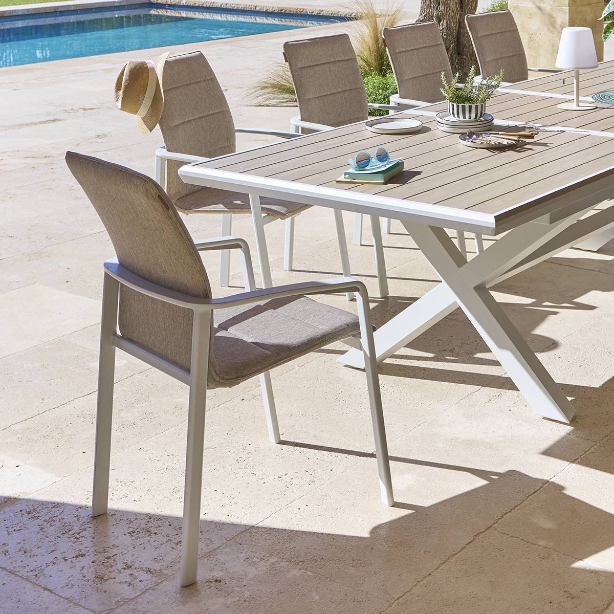 Hesperide - Fauteuil de jardin empilable "Diese" badiane & blanc en aluminium traité époxy Hespéride - Image 7