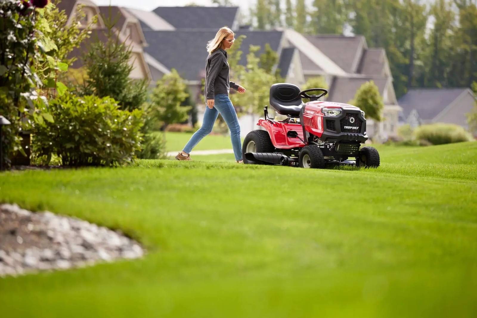 Troy Bilt - Tondeuse autoportée Pony ramassage intégré 92T-R SELECT, 92CM Troy Bilt - Imagen 2