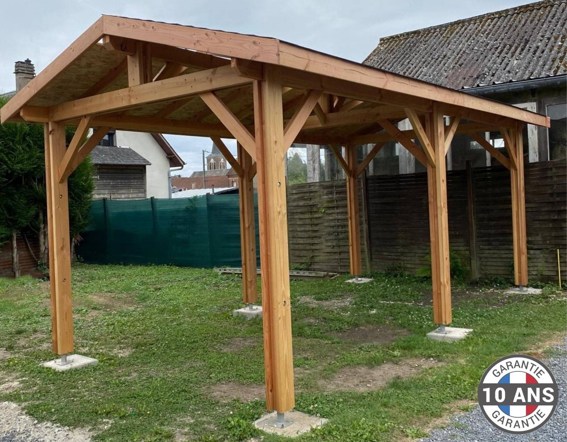 Carport bois Douglas 18 m² – Garantie 10 ans – 2 pentes – 6 poteaux – Abri voiture extérieur – Fabrication française - Image 1
