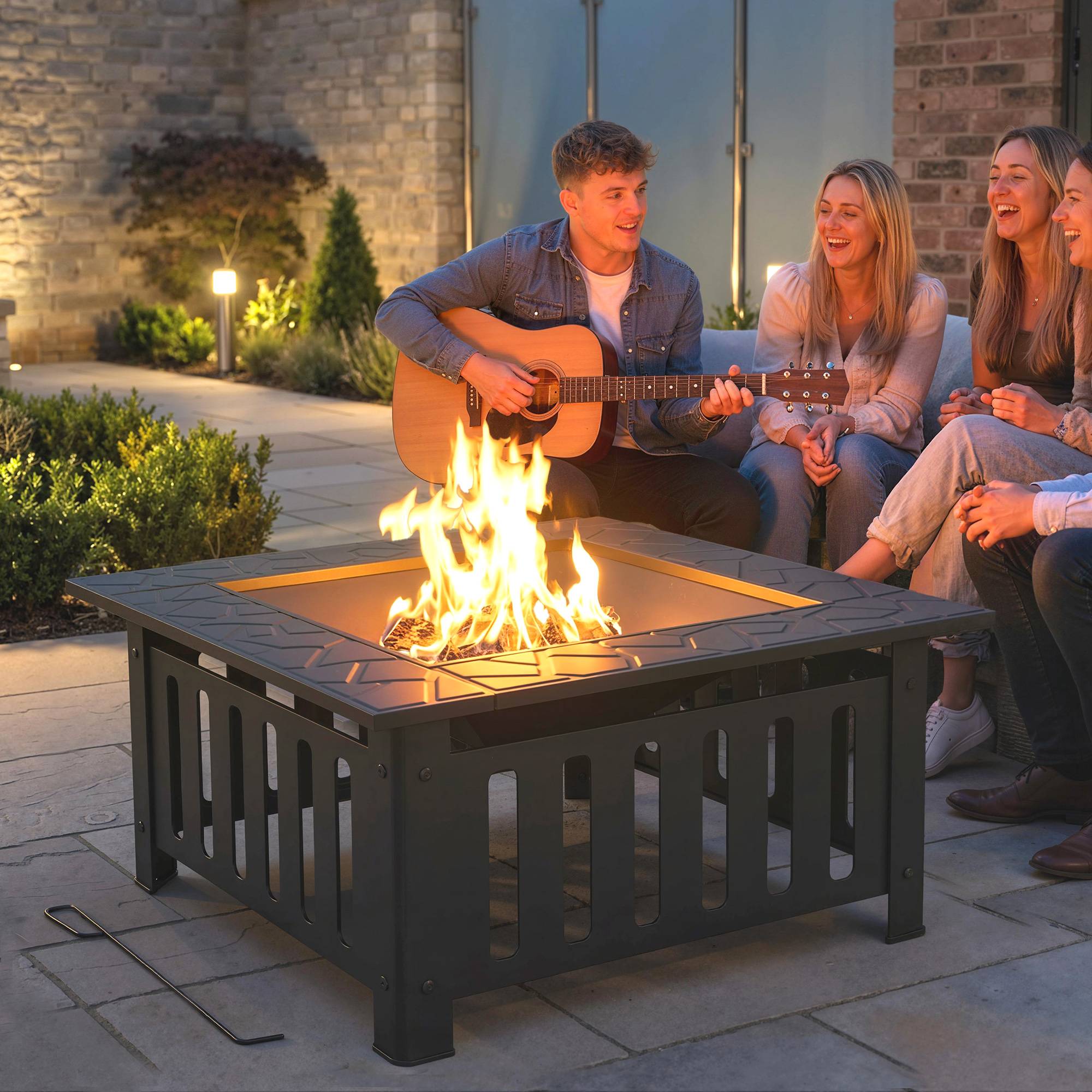 ComfortXL - Brasero extérieur acier noir 67 x 67 cm jardin terrasse avec rebord table pare-étincelles et tisonnier - Image 1