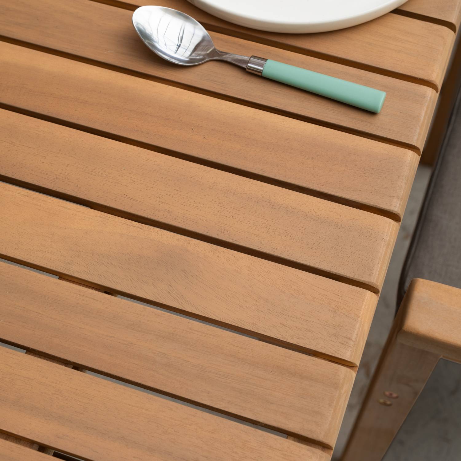 Salon de jardin extensible 180/240cm PADAR en acacia 8 places - coussins gris - HAPPY GARDEN - Image 10