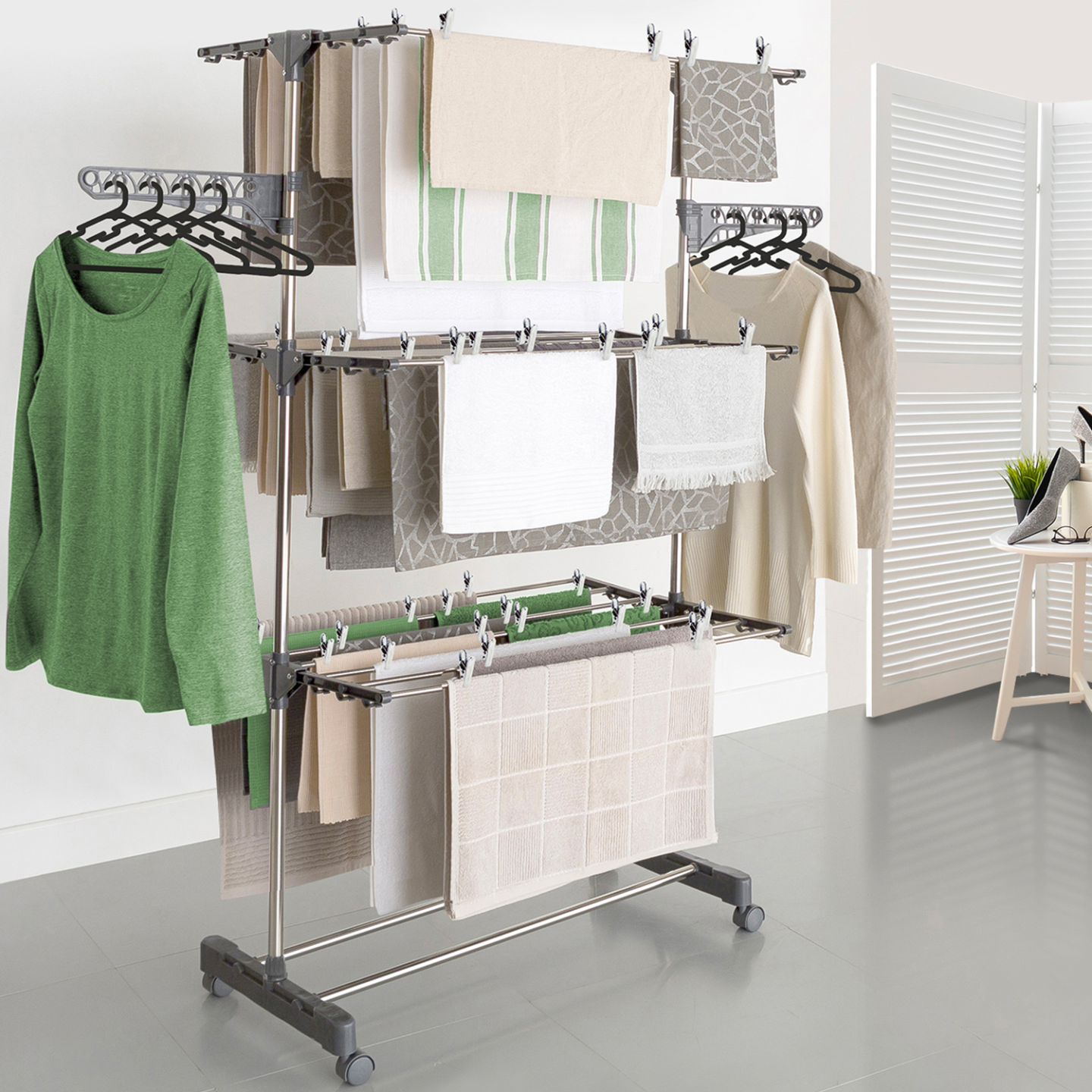 Séchoir à linge vertical pliable 3 niveaux MAXIMA capacité 25M avec cintres et pinces et gris - Image 1