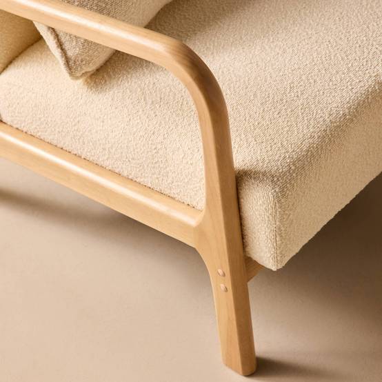 sweeek - Fauteuil à bouclettes blanches texturées. bois et tissu. 1 place droit fixe. pieds compas scandinave. structure en bois solide | sweeek - Image 5