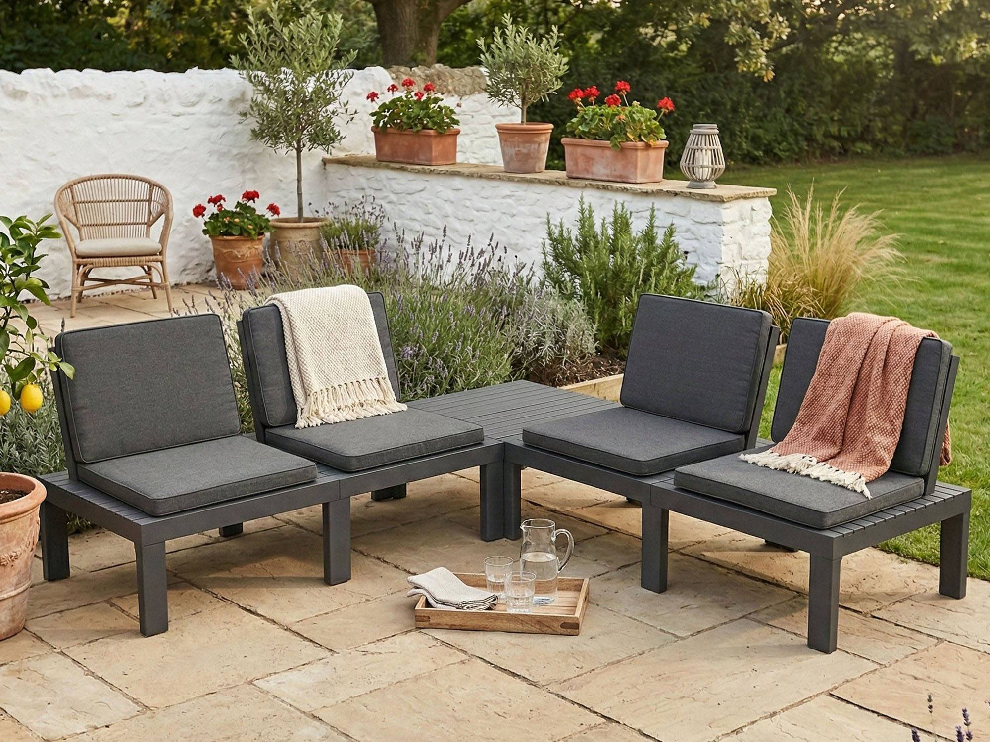 Dmora - Salon d'extérieur Dmur, Composition de jardin avec 4 sièges avec dossier et 1 module multifonction, Lounge avec coussins, Anthracite - Dmora - Imagen 4