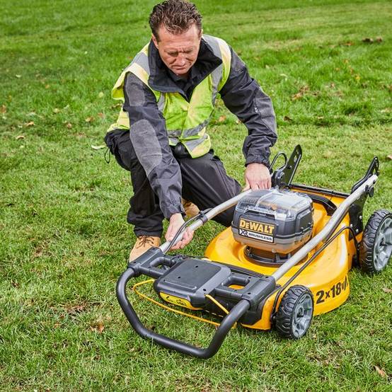 Tondeuse XR 18V Brushless DEWALT - Sans batterie, ni chargeur - DCMW564N-XJ - Image 2