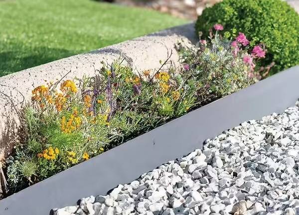 Nortène - Bordure de jardin acier galvanisé 1,06 m - hauteur 18 cm - 5 piquets intégrés