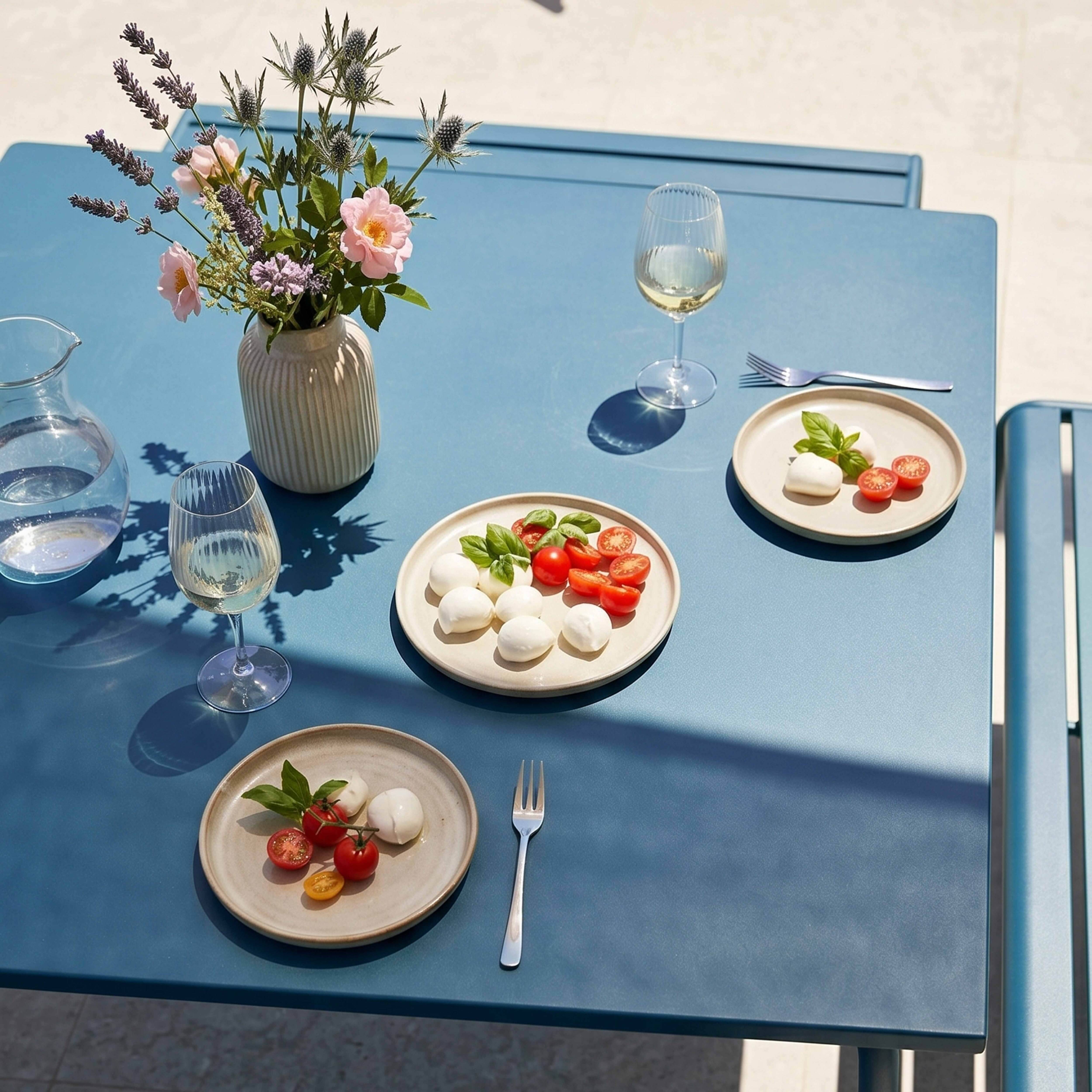 Oviala - Ensemble table de jardin carrée et 4 bancs en métal bleu pacific Palavas - Oviala - Imagen 3