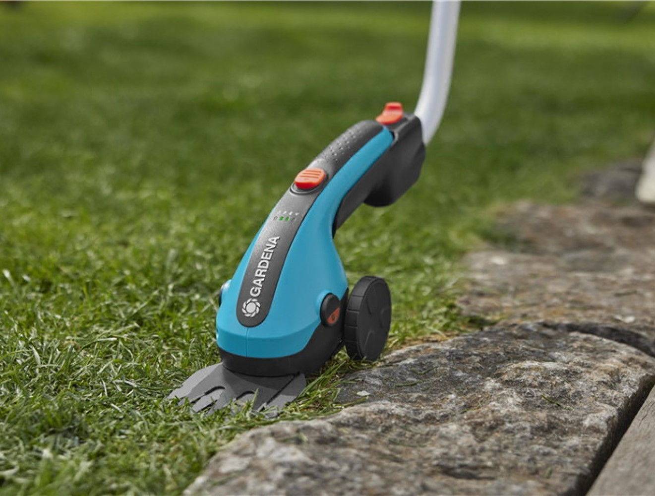 Gardena - Kit cisaille à gazon ClassicCut Li + manche télescopique + roues - Coupe 8 cm Gardena - Imagen 4