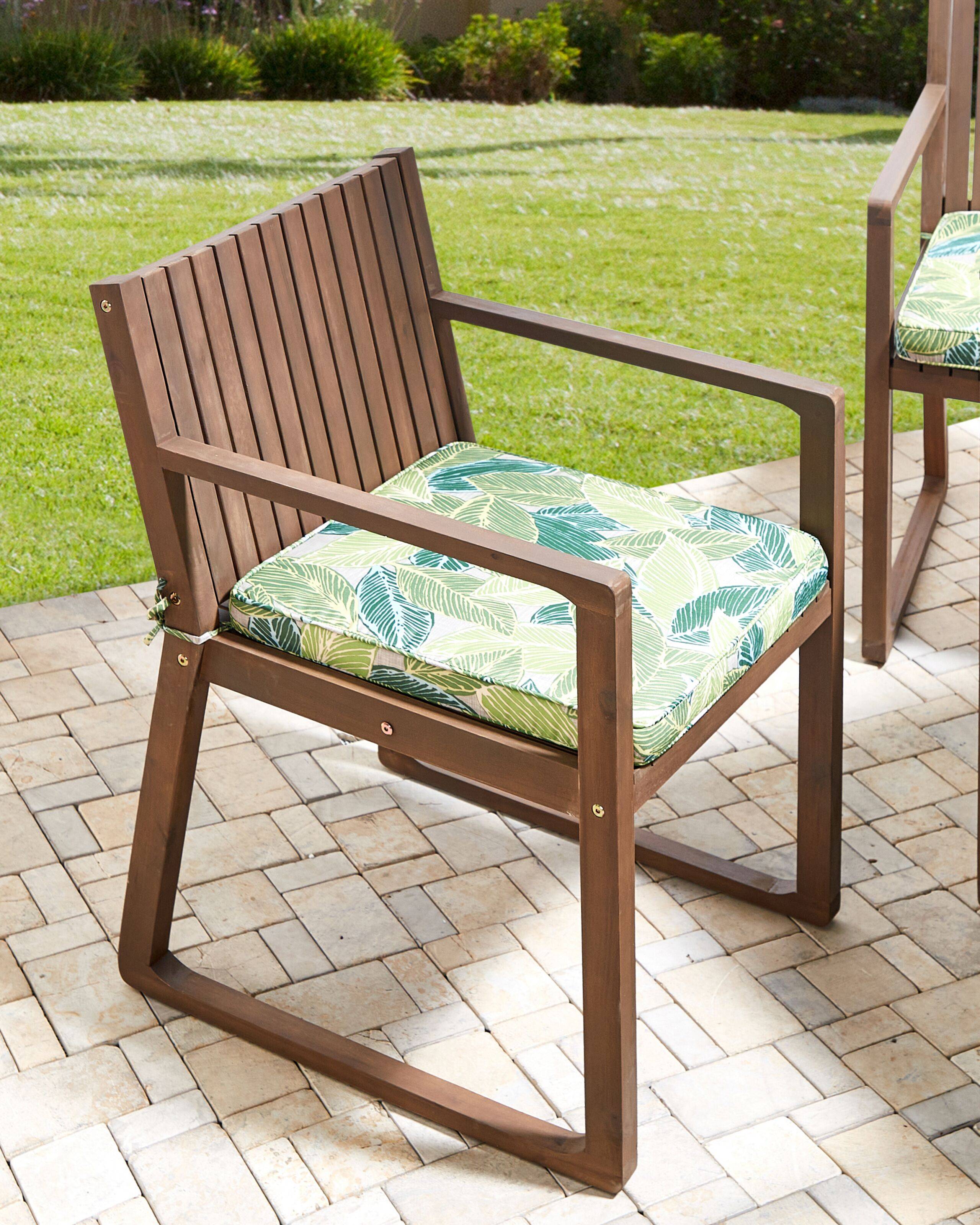 Beliani - Set 8 Chaises de Salle à Manger Extérieur en Bois d'Acacia Foncé avec Coussins au Motif Feuilles Vert Jardin Rustique - Imagen 2