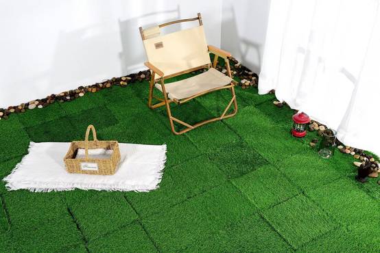 Dalles gazon artificiel plastique pour terrasse balcon drainage rapide 30x30cm vert - ComfortXL Outdoor Living - Image 6