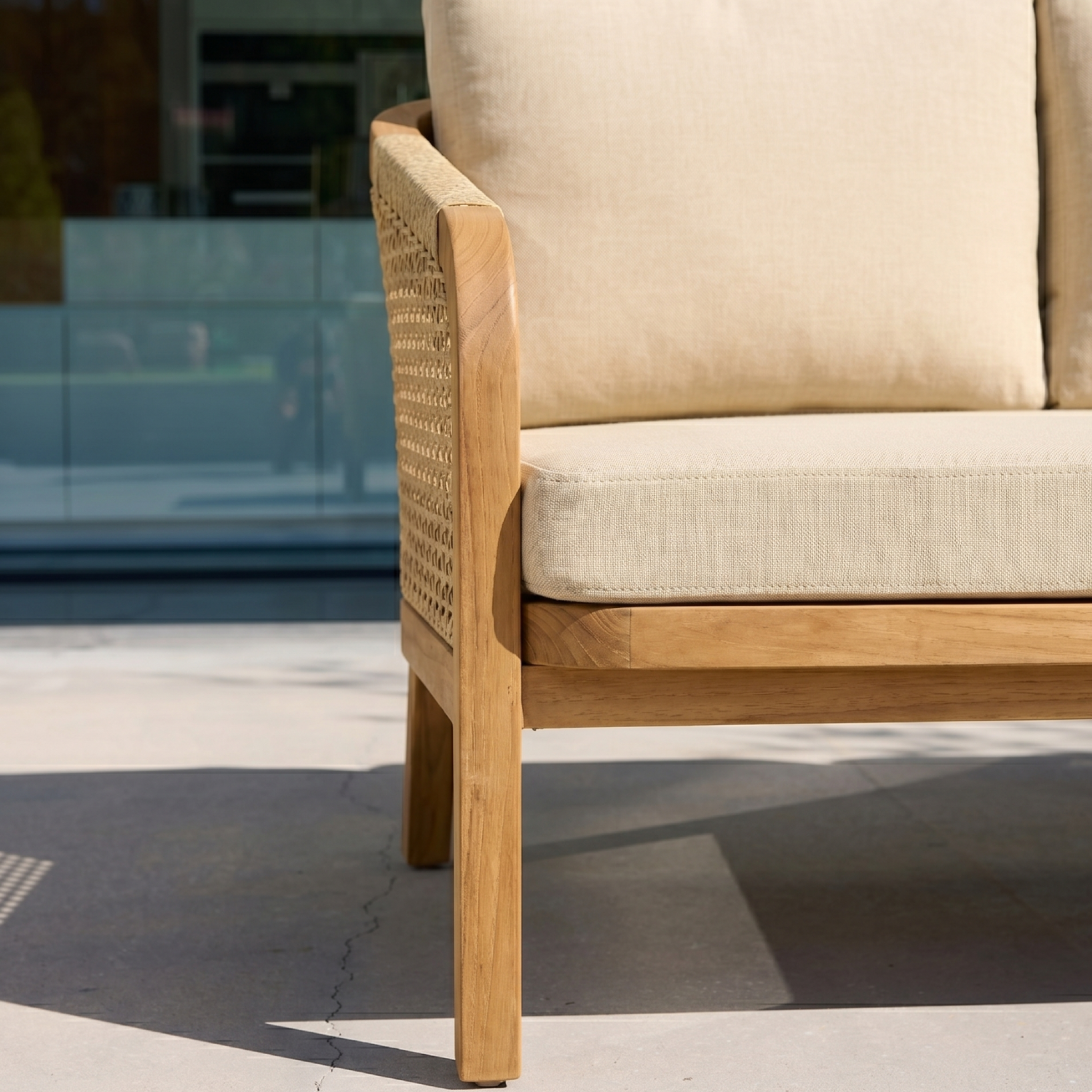 sweeek - Canapé extérieur 3 places bois d'acacia  et cordes avec coussins en tissu beige - Parana | sweeek - Image 3