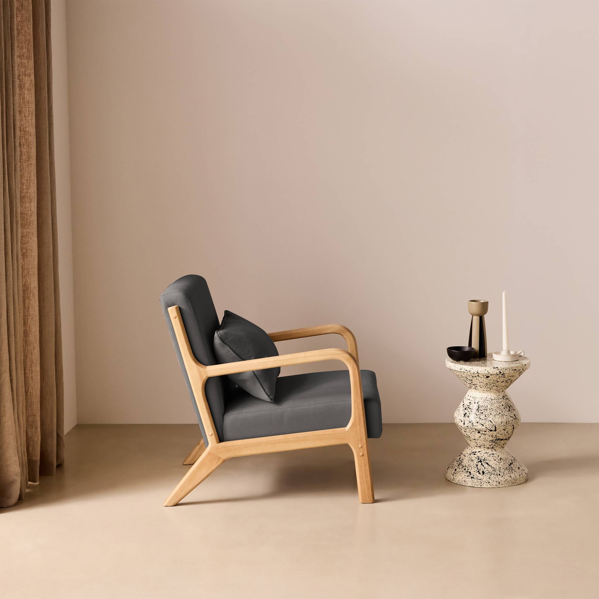 sweeek - Fauteuil design en bois et tissu. 1 place droit fixe. pieds compas scandinave. structure en bois solide. assise confortable. gris foncé | sweeek - Image 7