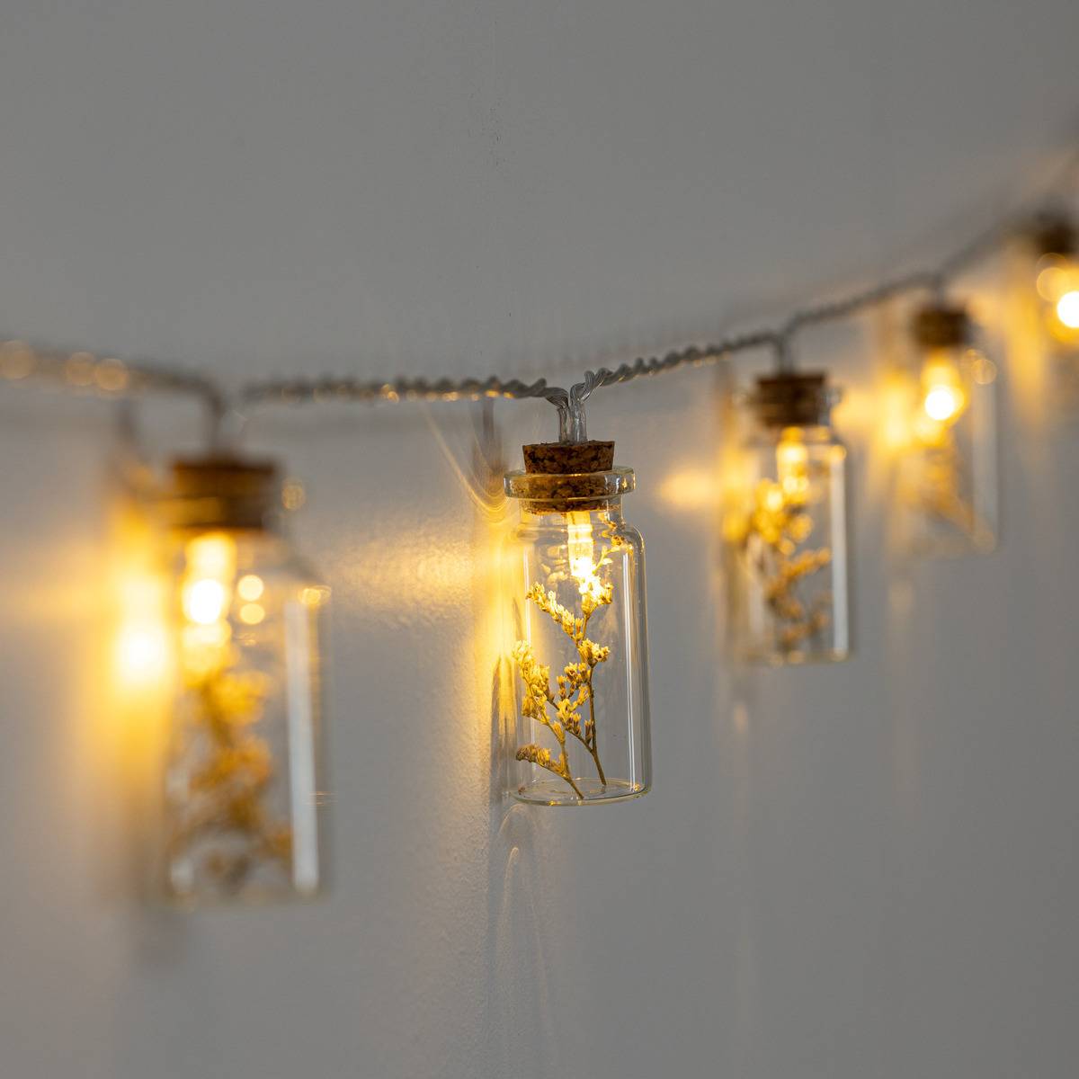 Atmosphera - Guirlande "Fleur" LED 10 fleurs pile beige L165cm - Atmosphera Créateur d'intérieur - Image 1