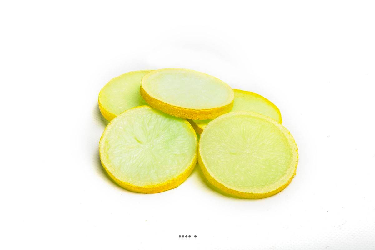 Artificielles - Tranches de Citron jaune artificiel X 6 en Plastique soufflé H 80x60 mm - Imagen 1