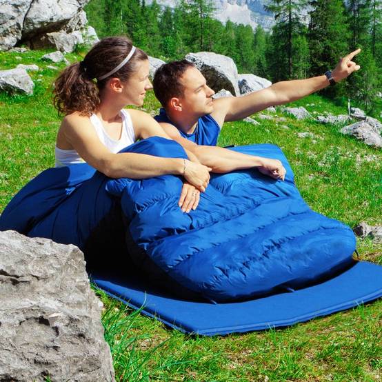 Sac de Couchage pour 2 Personnes avec 2 Oreillers Résistant au Vent et Imperméable Idéal pour la Randonnée, Les Voyages, Le Camping, et Les Activités - Image 2