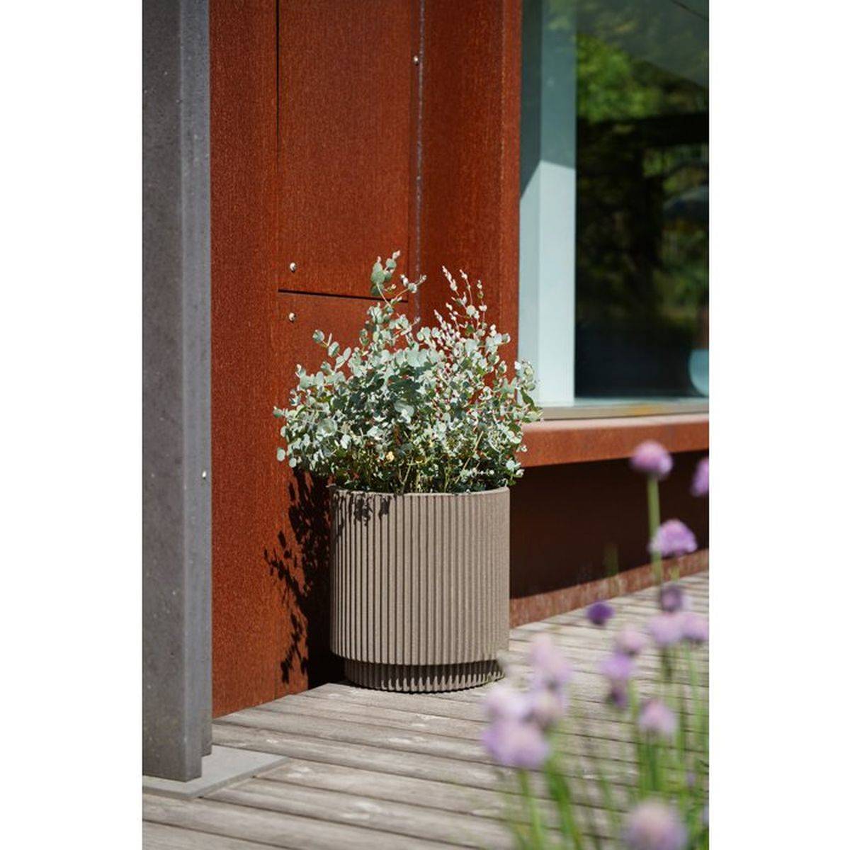 Pot de fleurs cache-pot cylindre beige à effet nervuré Groove NL - Couche isolante Ø43,5 x 46 cm - CAPI EUROPE - Image 2