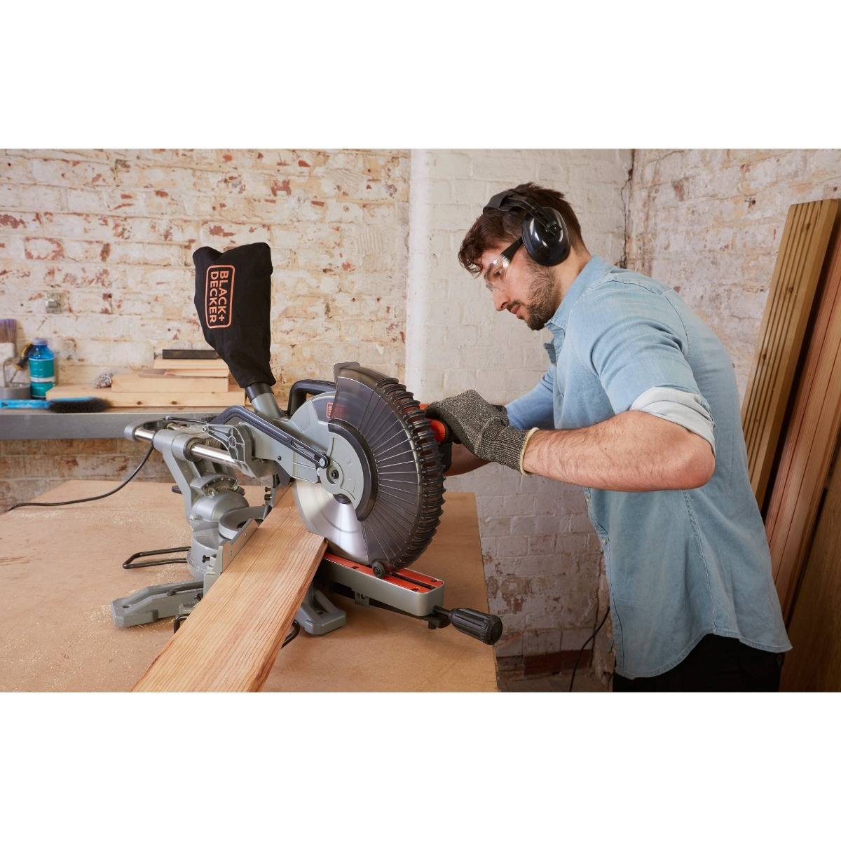 Scie à onglet radiale 25,4 cm, 2100W - BLACK+DECKER - BES710-QS - Image 3