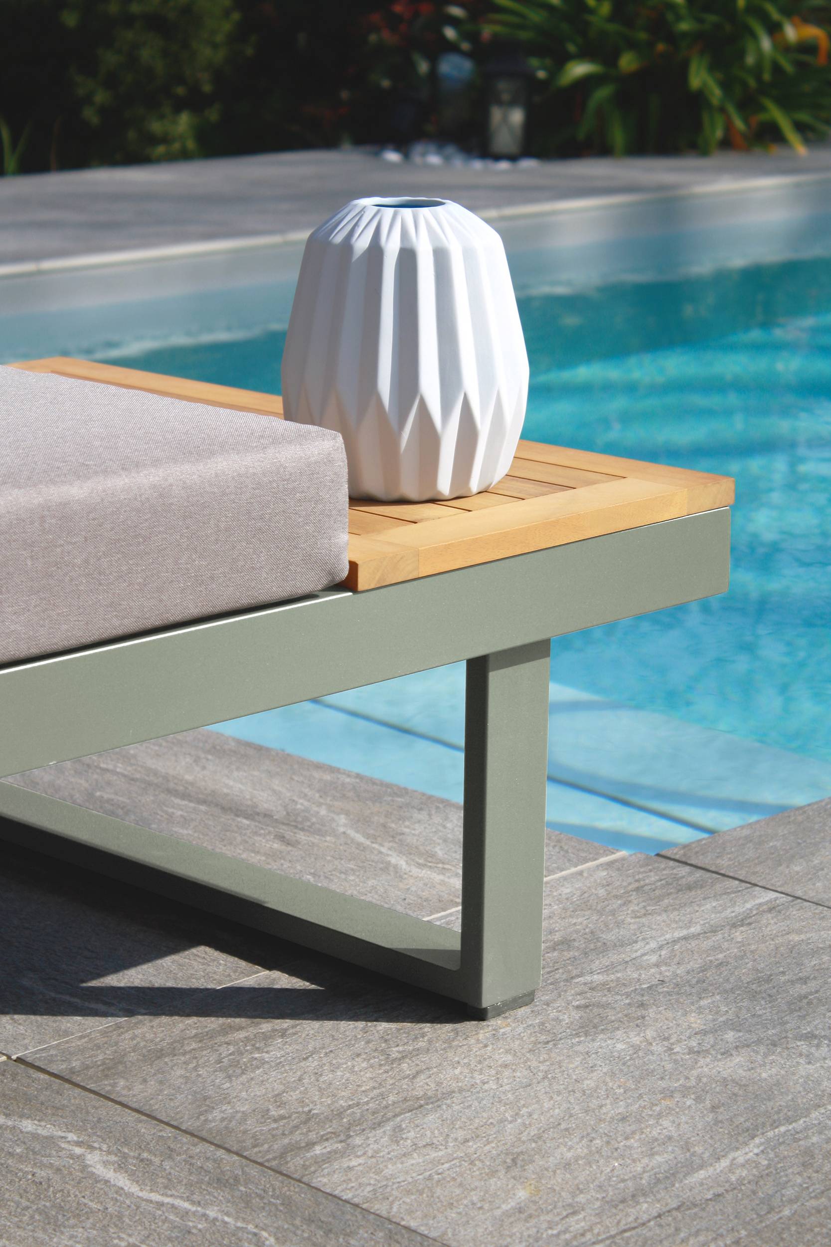 Dcb Garden - Salon de jardin TOKYO en aluminium kaki et bois d'acacia - DCB GARDEN - Imagen 4