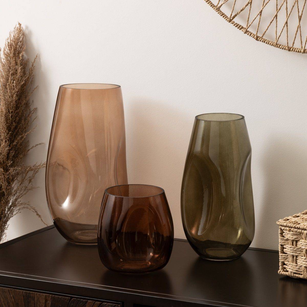 Atmosphera - Vase forme moderne en verre Beige H 33 cm - Imagen 2