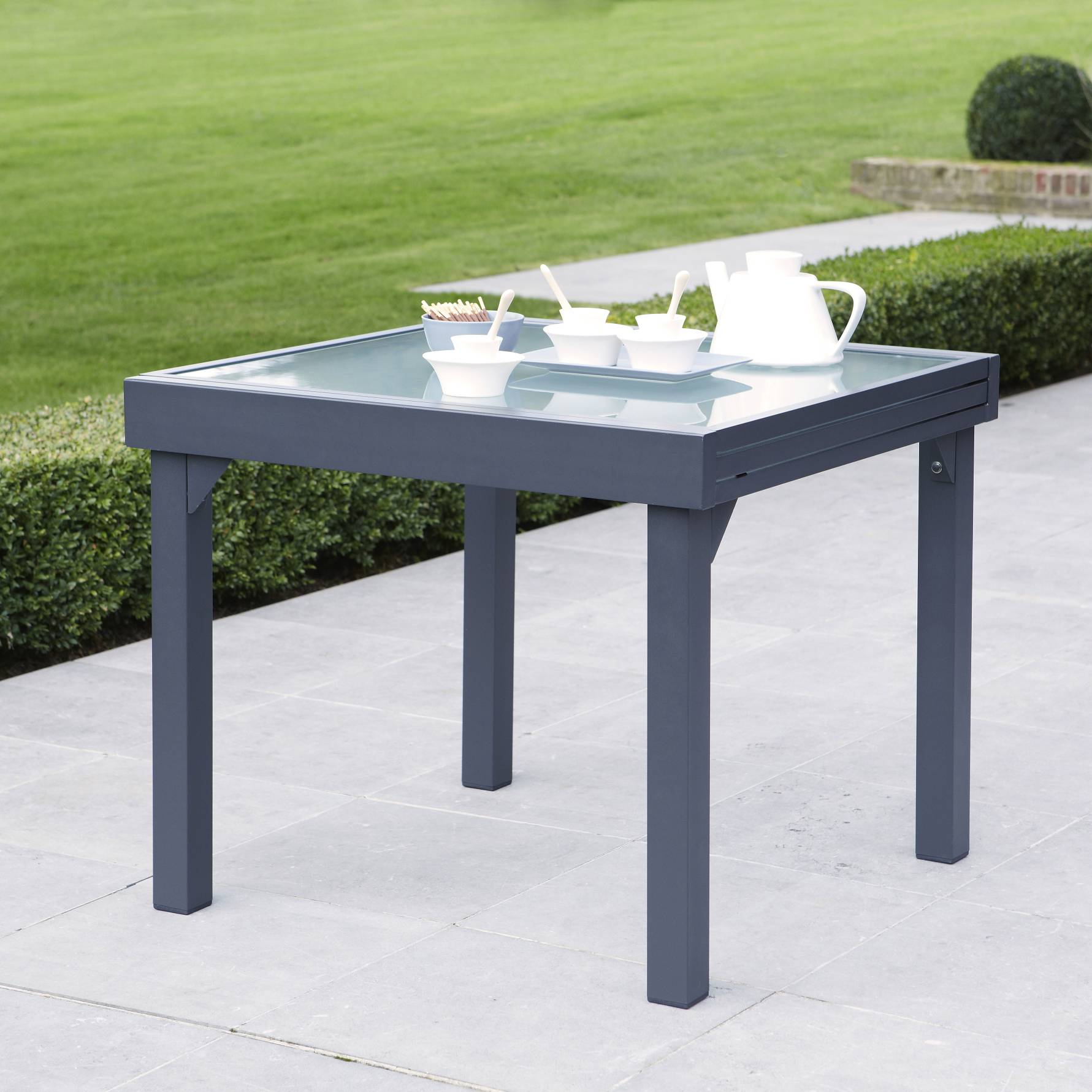 Wilsa Garden - Ensemble MODULO 4/8p en aluminium gris et verre modulable et 4 fauteuils aluminium et assise en textilène - Imagen 3