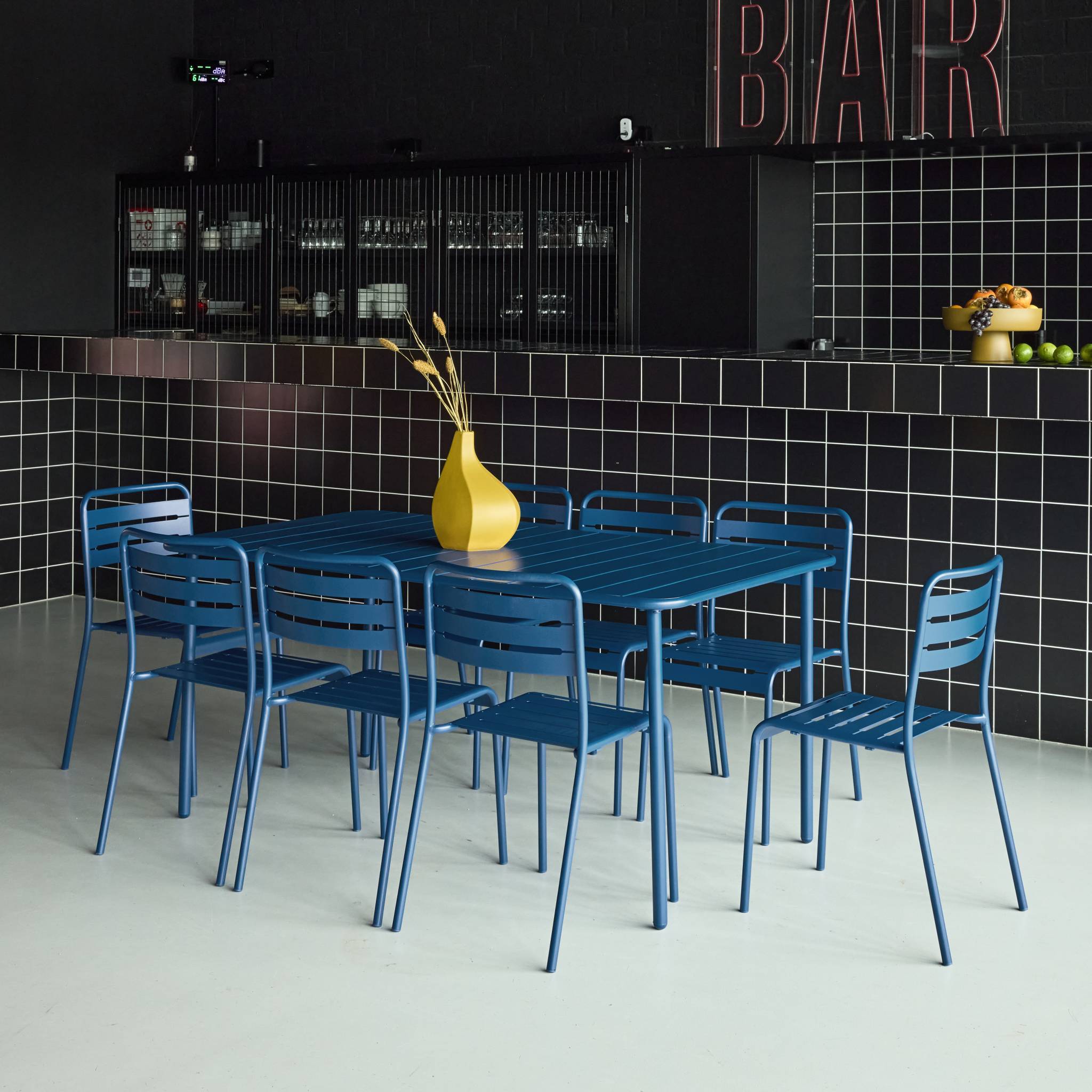 sweeek - Table de jardin métal + 8 assises bleu marine traitement antirouille. lattes et bords arrondis  | sweeek - Image 3