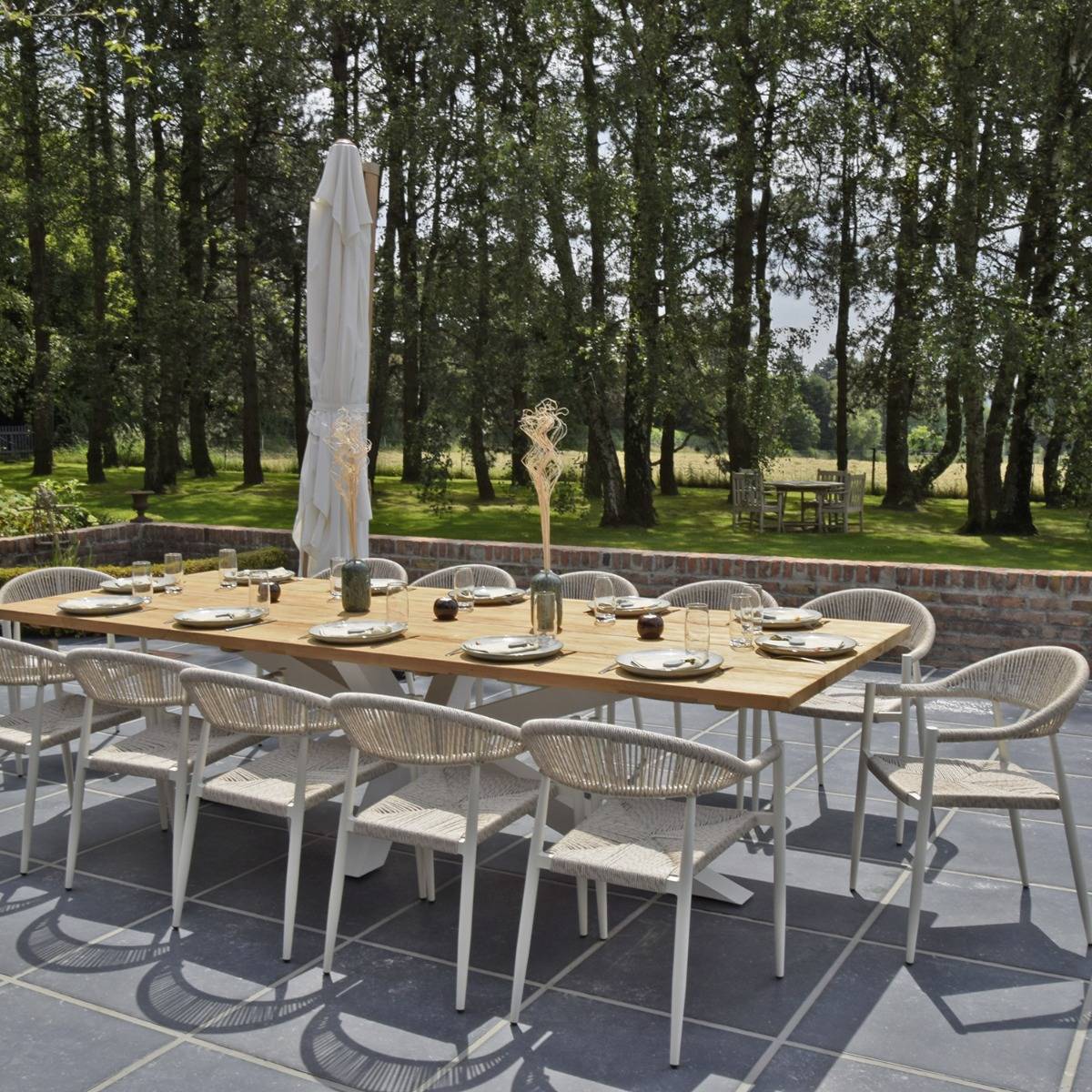 Table métal blanc et teck recyclé 300 cm, Conceptual - Gecko Jardin - Imagen 7