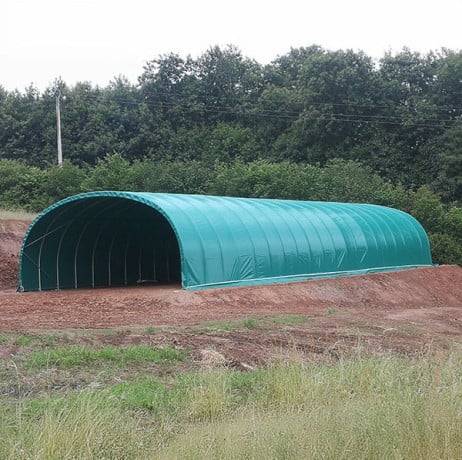 Plastidis - Abri tunnel largeur 9.30 m pas à 1.50 m - Long 9 m, type 250µ vert/blanc, Façade 1 façade avec filet, Fix. Sol terre bâche non ent - Imagen 2