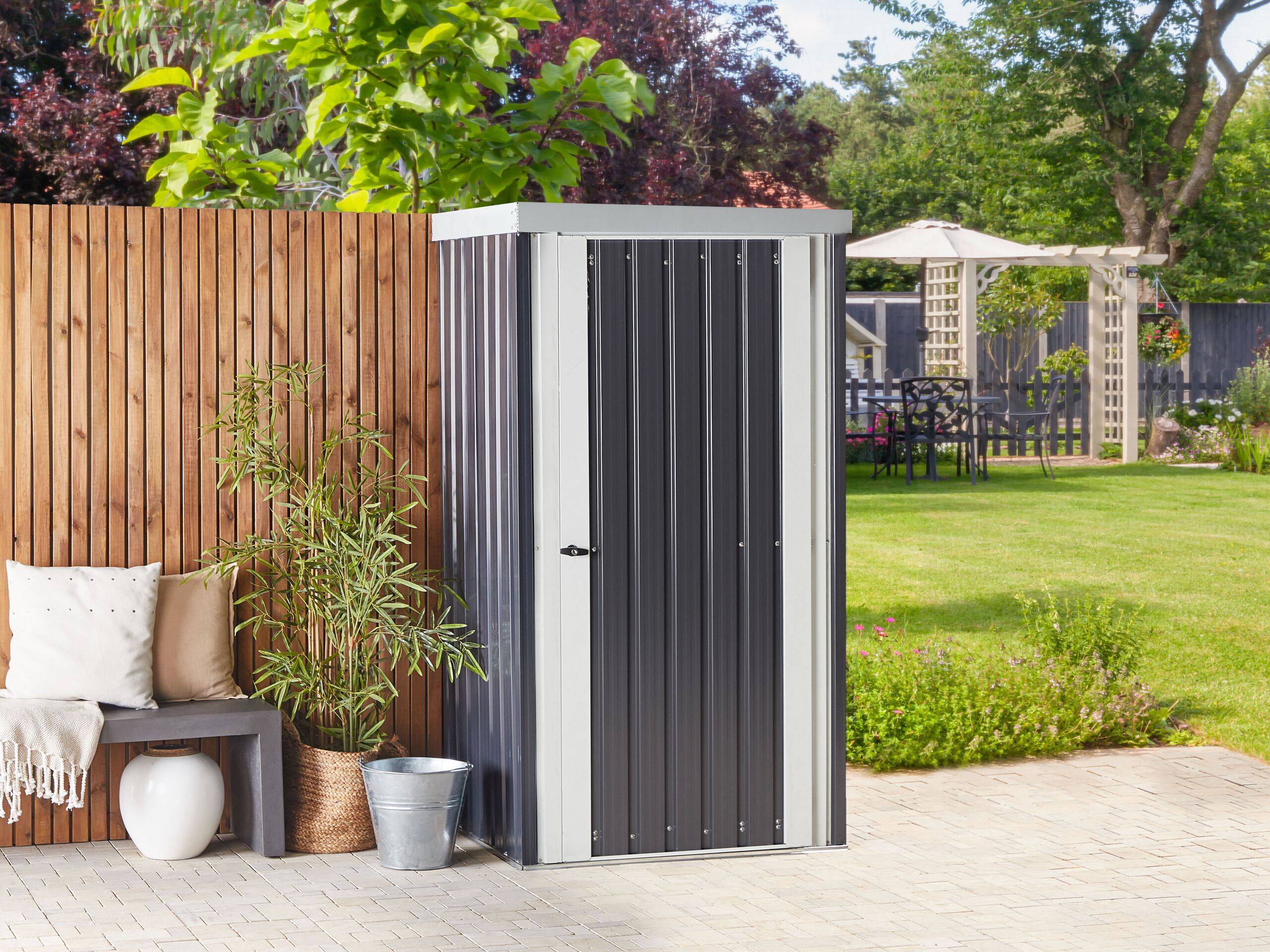 Beliani - Abri de Jardin Gris en Acier 180 x 98 x 77 cm Galvanisé Pratique pour Extérieur Imperméable et Inoxydable Moderne - Imagen 2