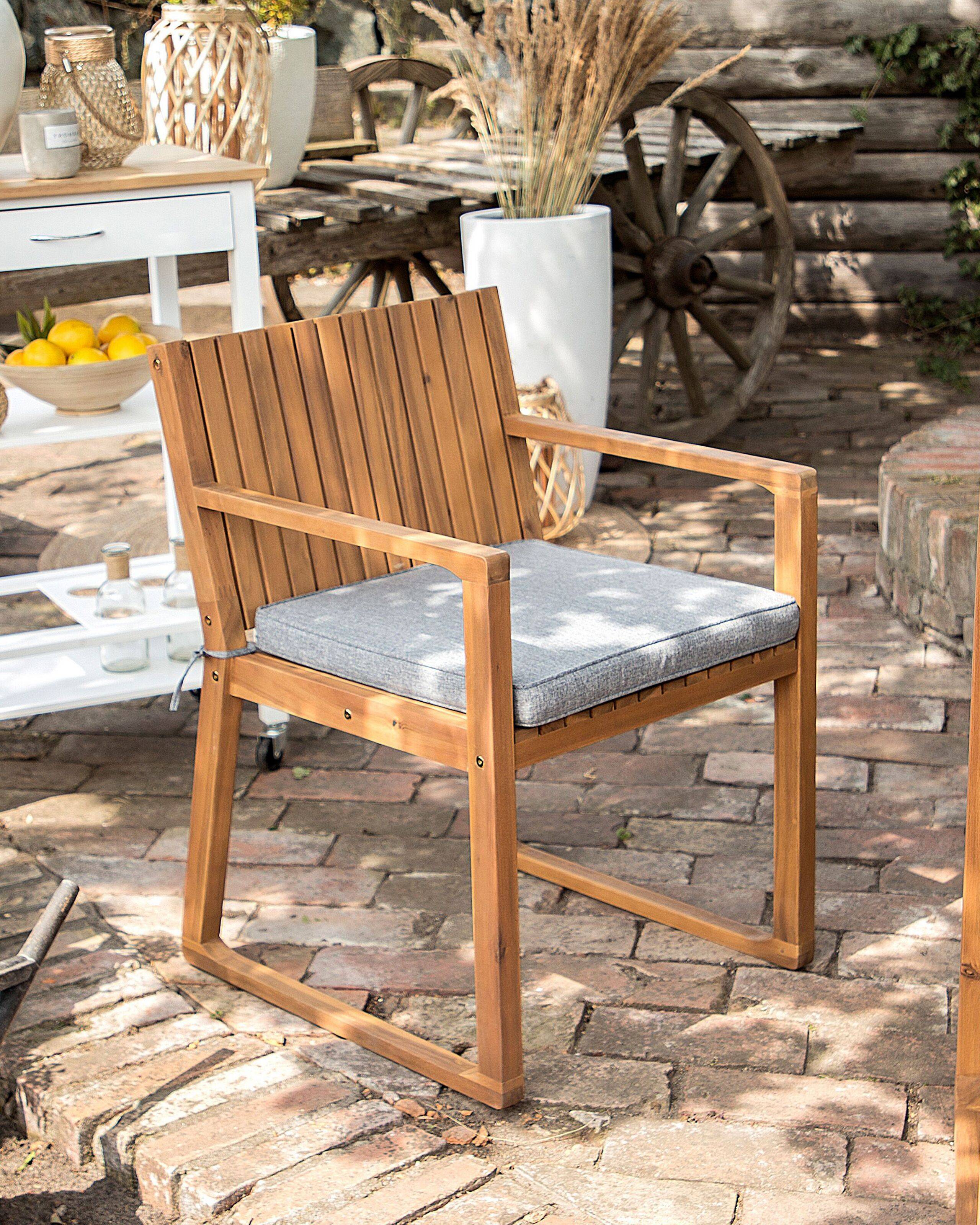 Beliani - Lot 8 Chaises de Jardin ou Terrasse en Bois d'Acacia Résistant avec Coussins Gris Matières Durables Confort d'Assise Optimal et Design Moderne Beliani - Imagen 2