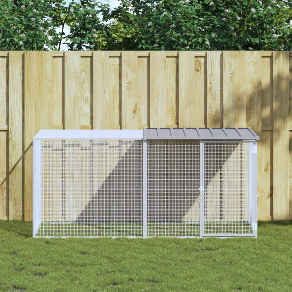 Poulailler extérieur 203 cm acier galvanisé avec parc grillagé et toit Gris – ComfortXL Outdoor Living - Image 1