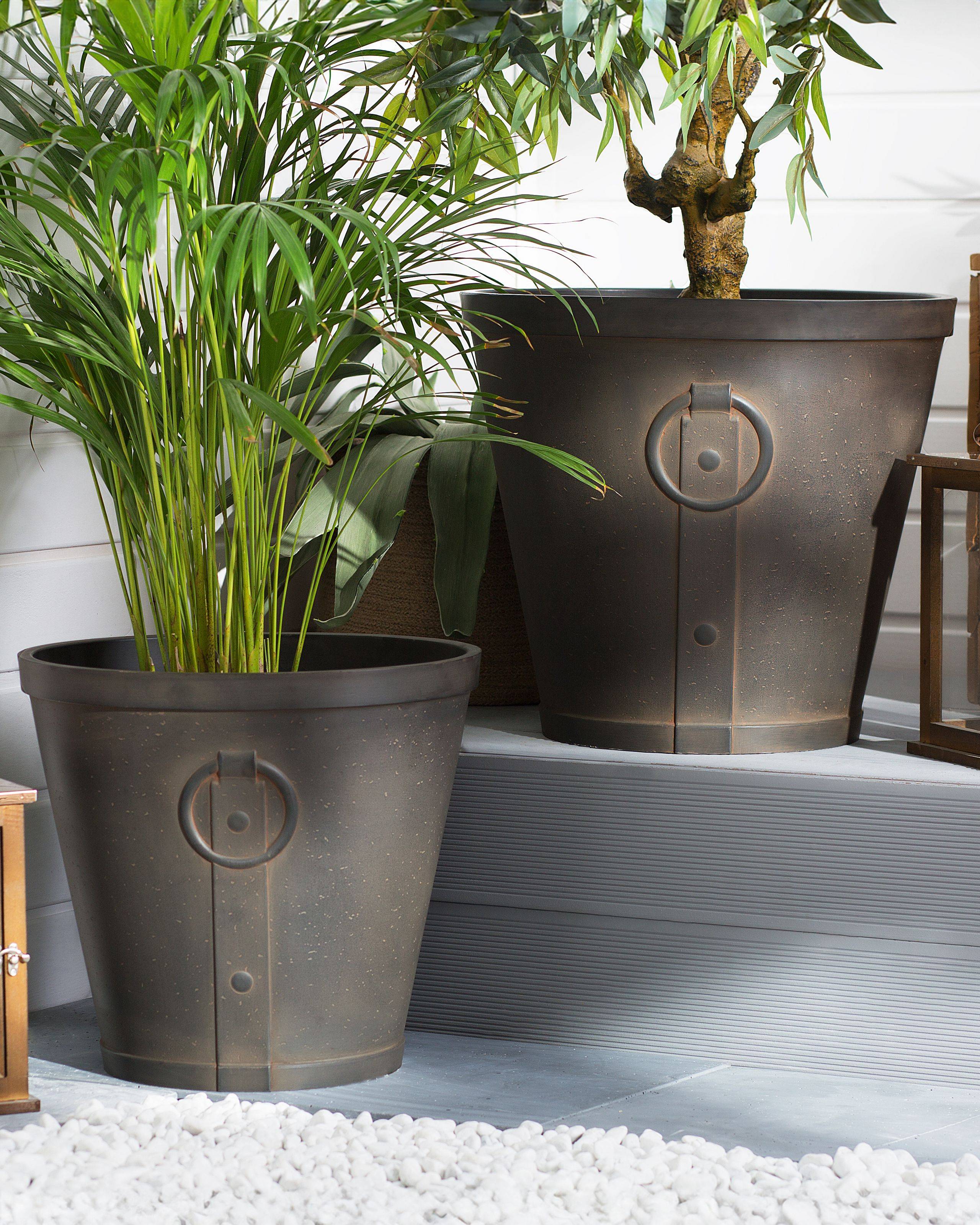 Beliani - Hauts Cache-Pots Marron en Fibre d'Argile et de Verre 41 cm Rond avec Relief Pot de Fleurs Idéal pour Extérieur et Intérieur Lot de 2 - Imagen 2