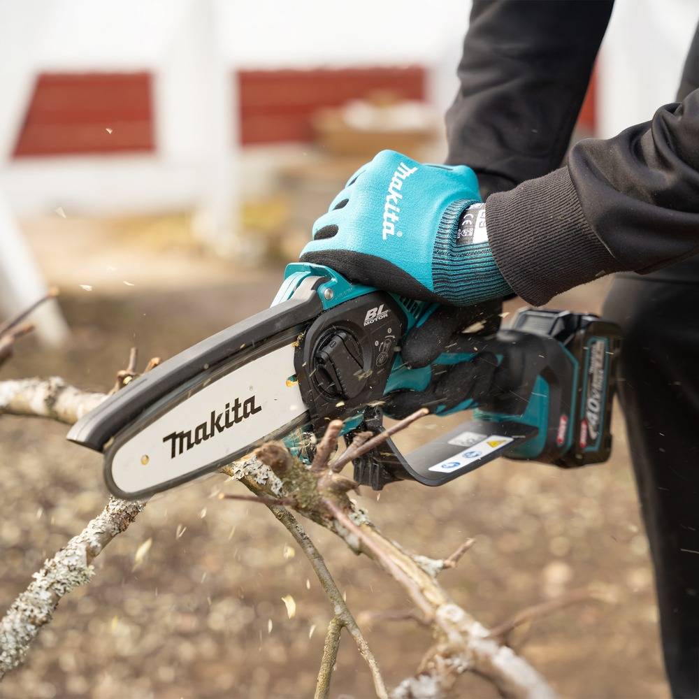 Tronçonneuse d'élagage XGT 150 mm + Huile pour chaîne - Produit seul - MAKITA - UC029GZ - Image 7