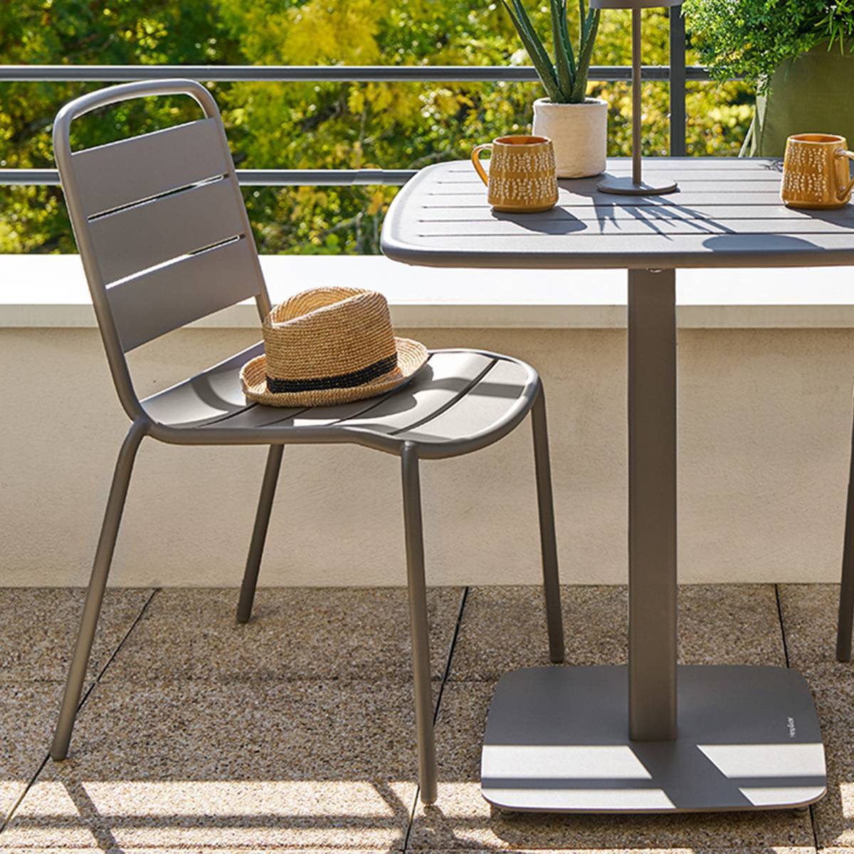 Hesperide - Chaise de jardin empilable Alegoria café - Hespéride