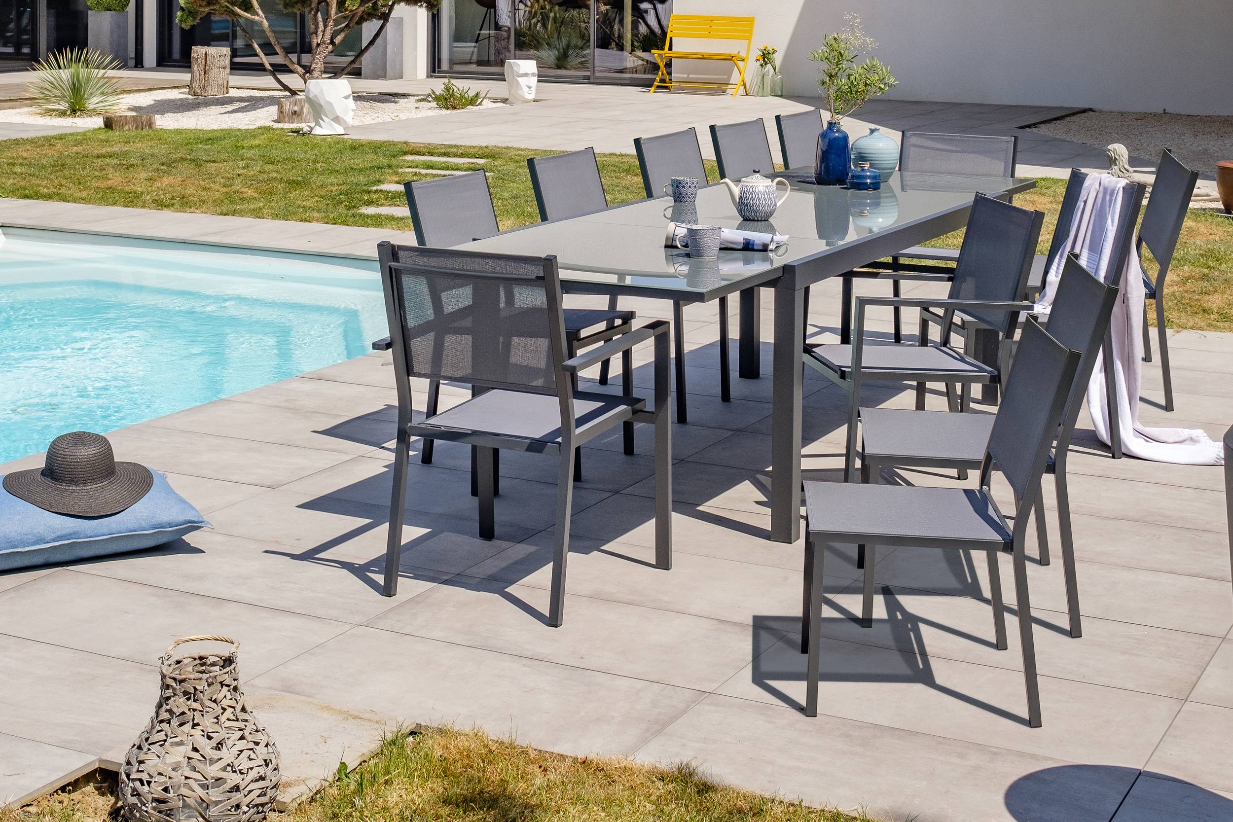 Dcb Garden - Ensemble repas 12 places en aluminium et plateau verre - Gris anthracite - TOLEDE - Imagen 1