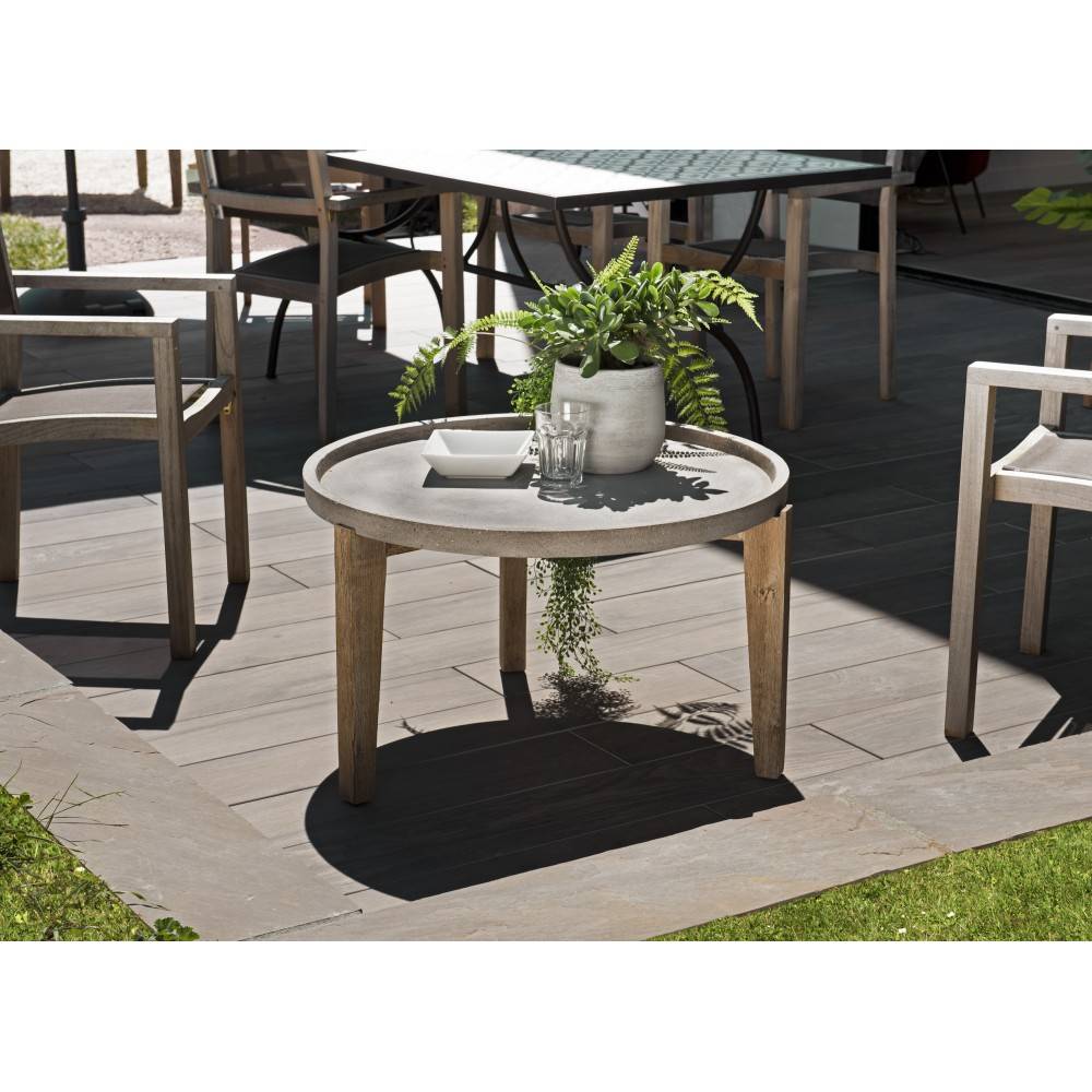 Macabane - HECTOR - Table basse de jardin ronde béton 81x81 cm pieds bois acacia - Imagen 4