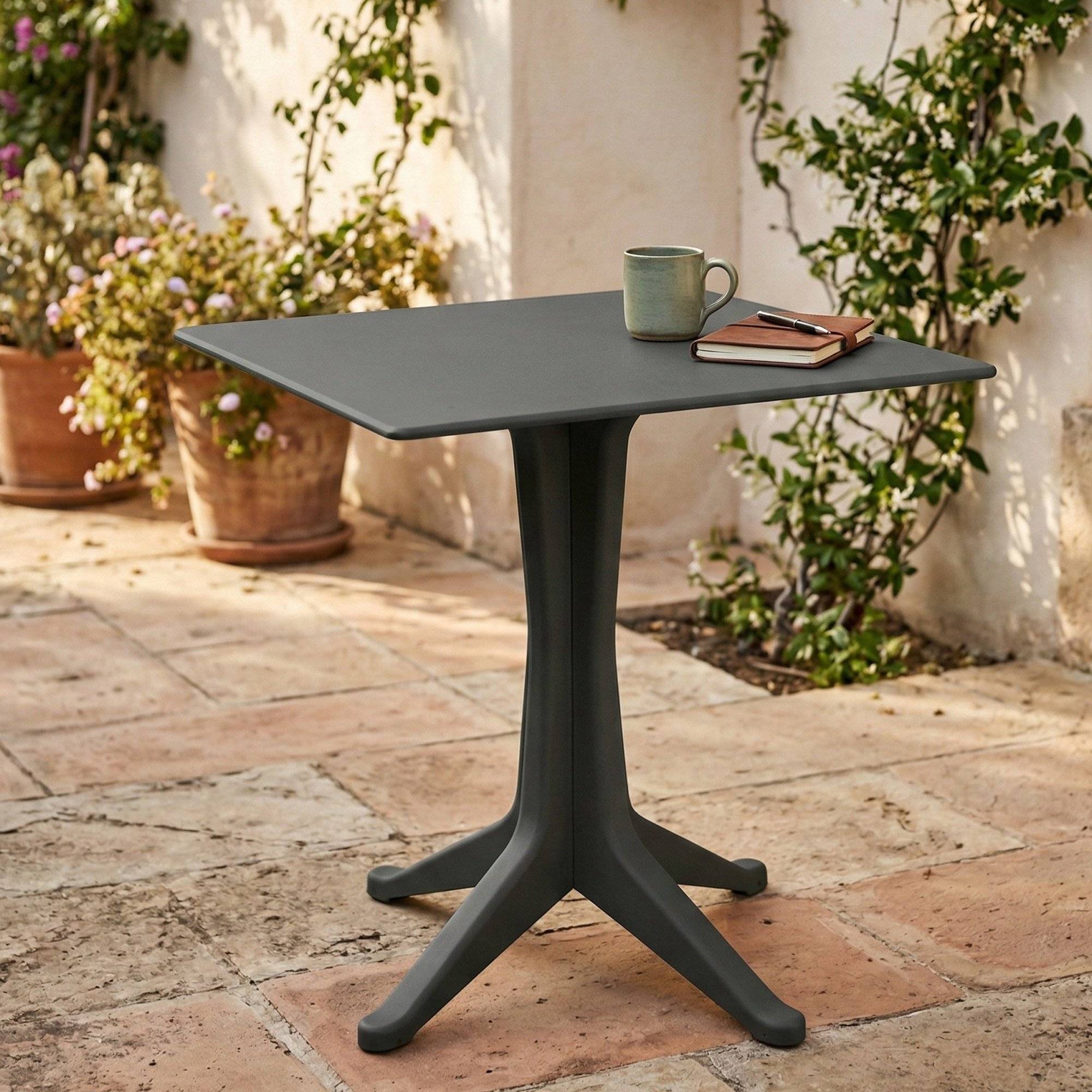 Dmora - Table d'extérieur Trani, Étagère carrée fixe, Table de jardin polyvalente, 100% Made in Italy, 70x70h72 cm, Anthracite - Dmora - Imagen 2