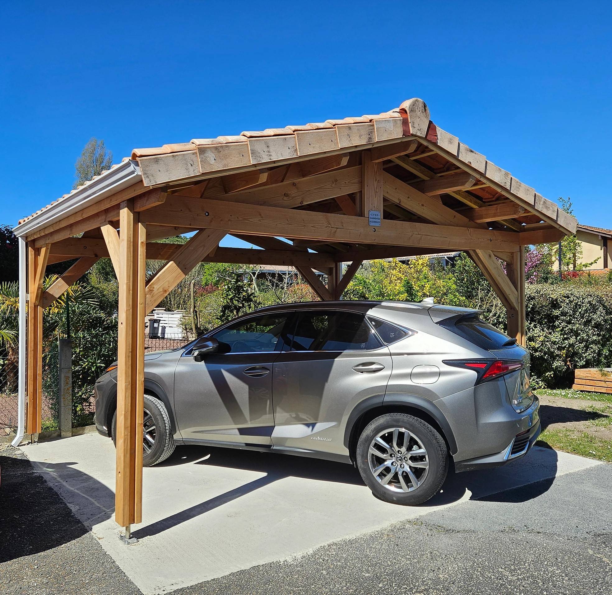 Cpbf Charpentes - Carport SUR MESURE  deux pentes, 4 poteaux, bois DOUGLAS Français  (Charpente en bois-auvent-abri voiture). Garantie 10 ans