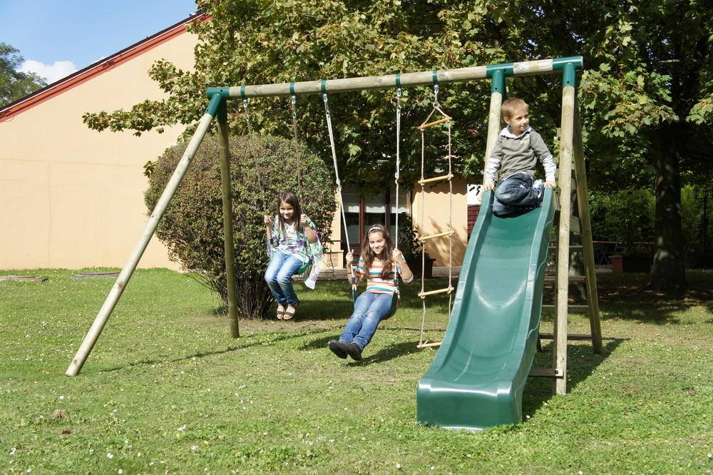 Chalet & Jardin - Portique & Toboggan de jardin en bois Navajos 330 x 260 x 230 cm - Tissu protection rouge Chalet & Jardin - Imagen 2