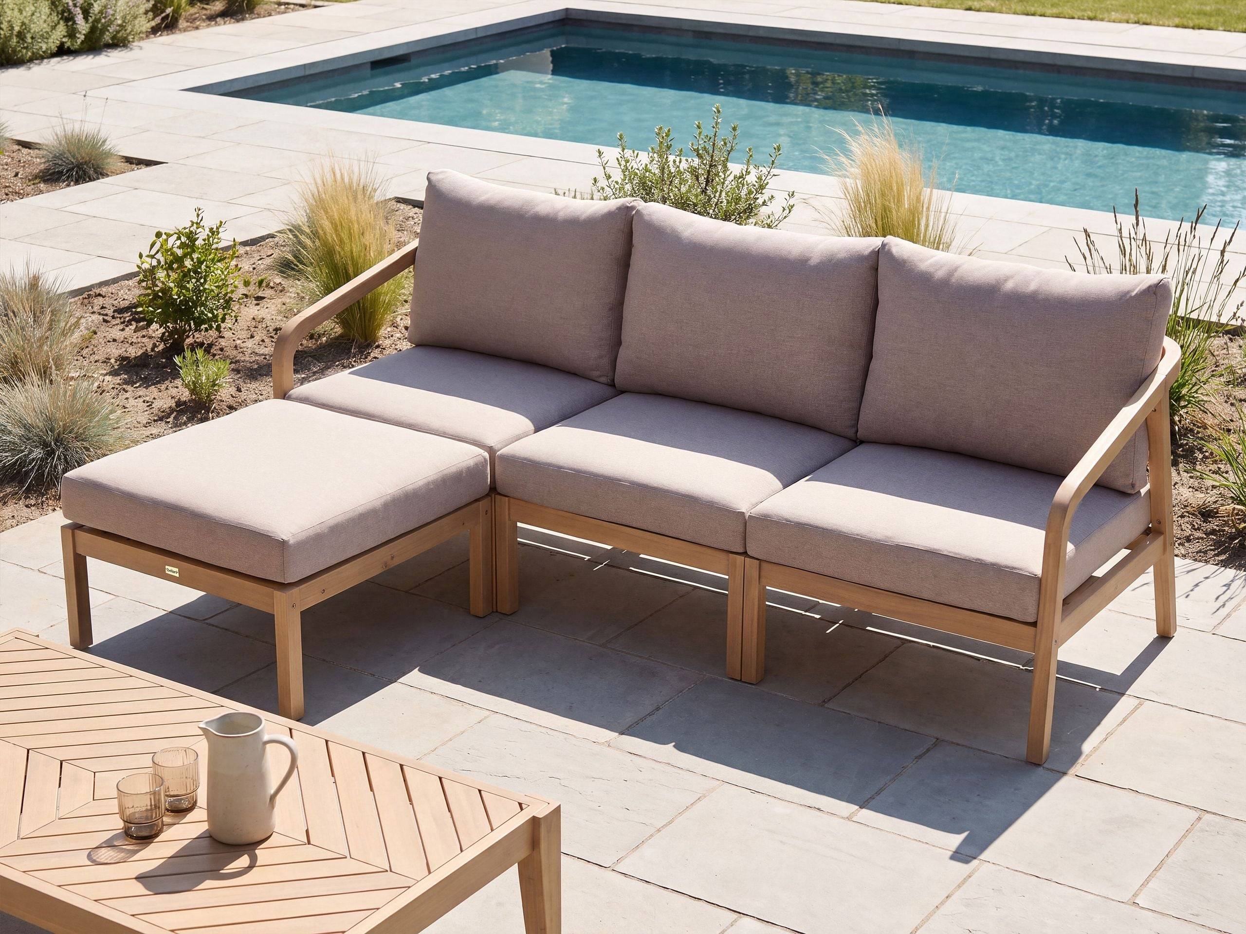 Beliani - Set de jardin, 3 Personnes Acacia Marron clair RIVELLO - 198x66x84- Beliani