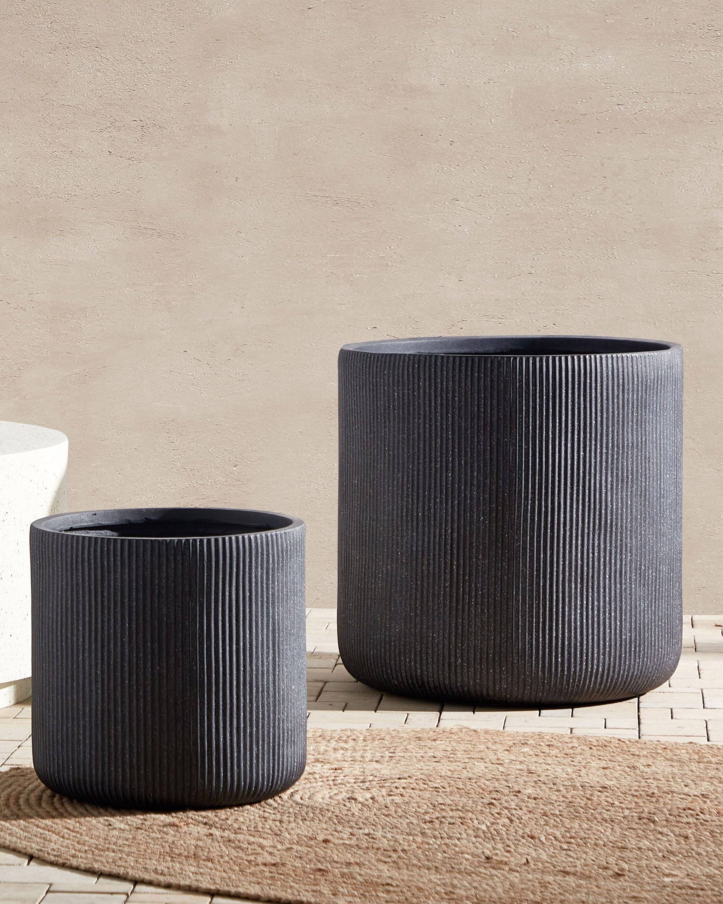 Beliani - Cache-pot d'extérieur Fibre d'argile Gris graphite OREOI - 55x55x55- Beliani - Image 1